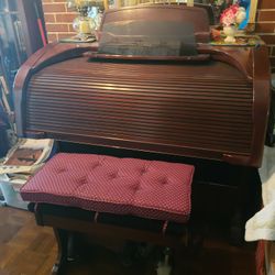 Excellent Condition! Lowery Majesty LX-510 Organ with Bench!