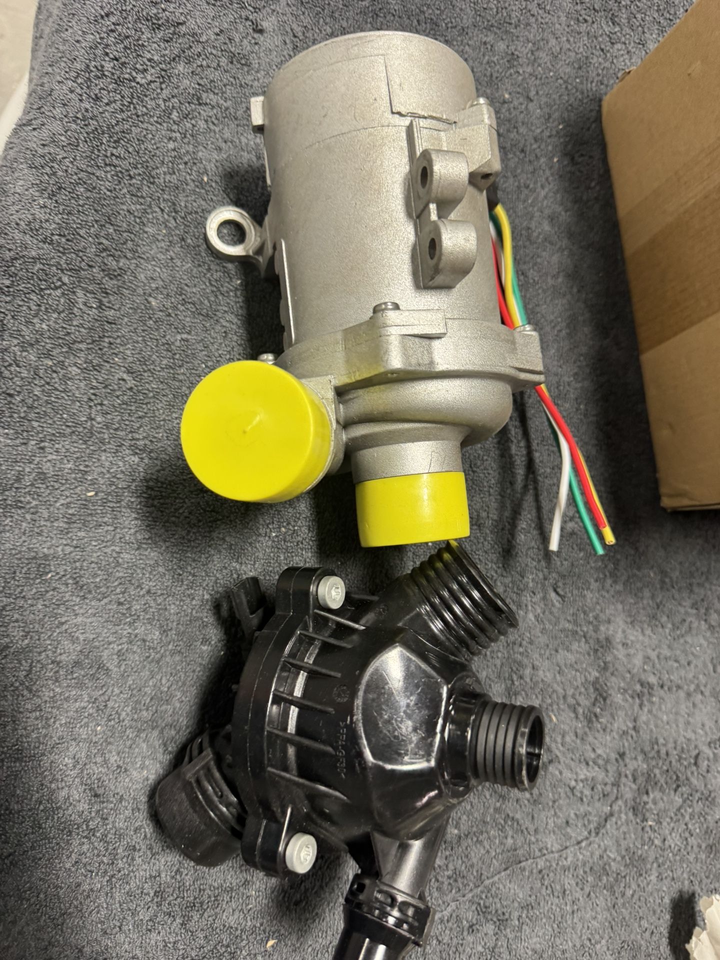 Electric Engine Water Pump W/Thermostat Compatible with BMW X3 Z4 X5 E90 328i 32