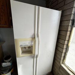 Refrigerator 
