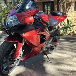 GSXR 750r Candy Red 