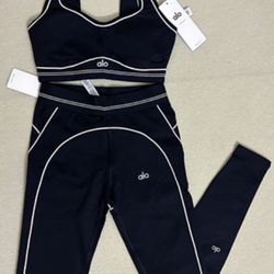 Alo Airbrush High-Waist Heart Throb Legging And Top