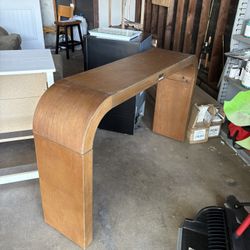 Curved Console Table SAFAVIEH 
