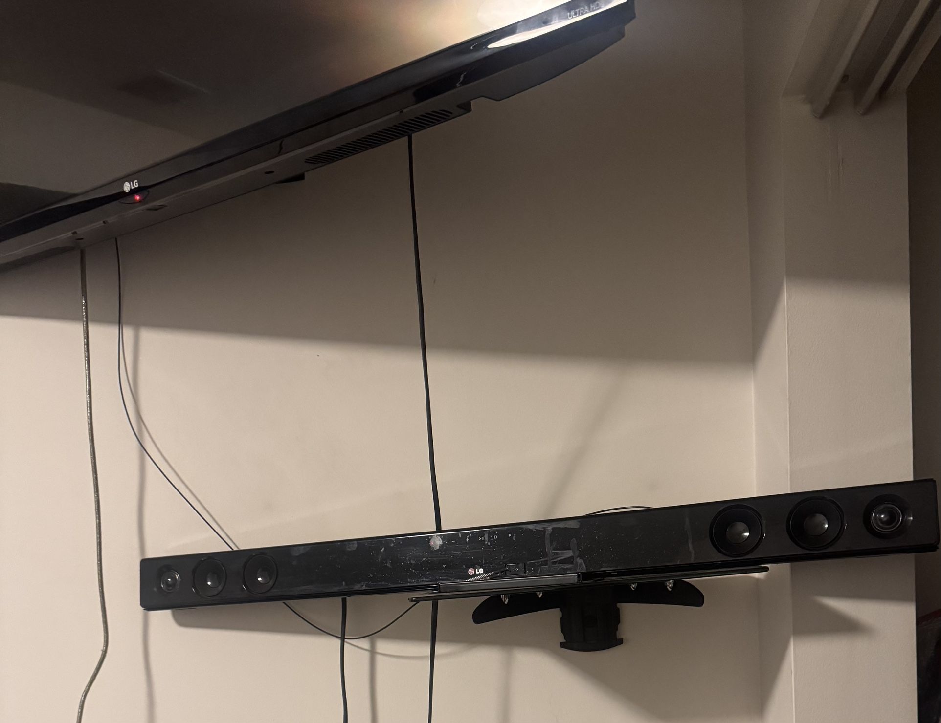 LG Sound Bar Audio System With The Sub Woofer & Bluetooth Connectivity