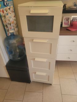 Small high dresser