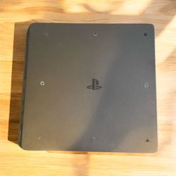 PS4 BLACK