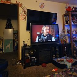 55"  TCL  ROKU TV.   ( Needs Work)