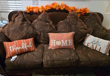 Love seat/couch