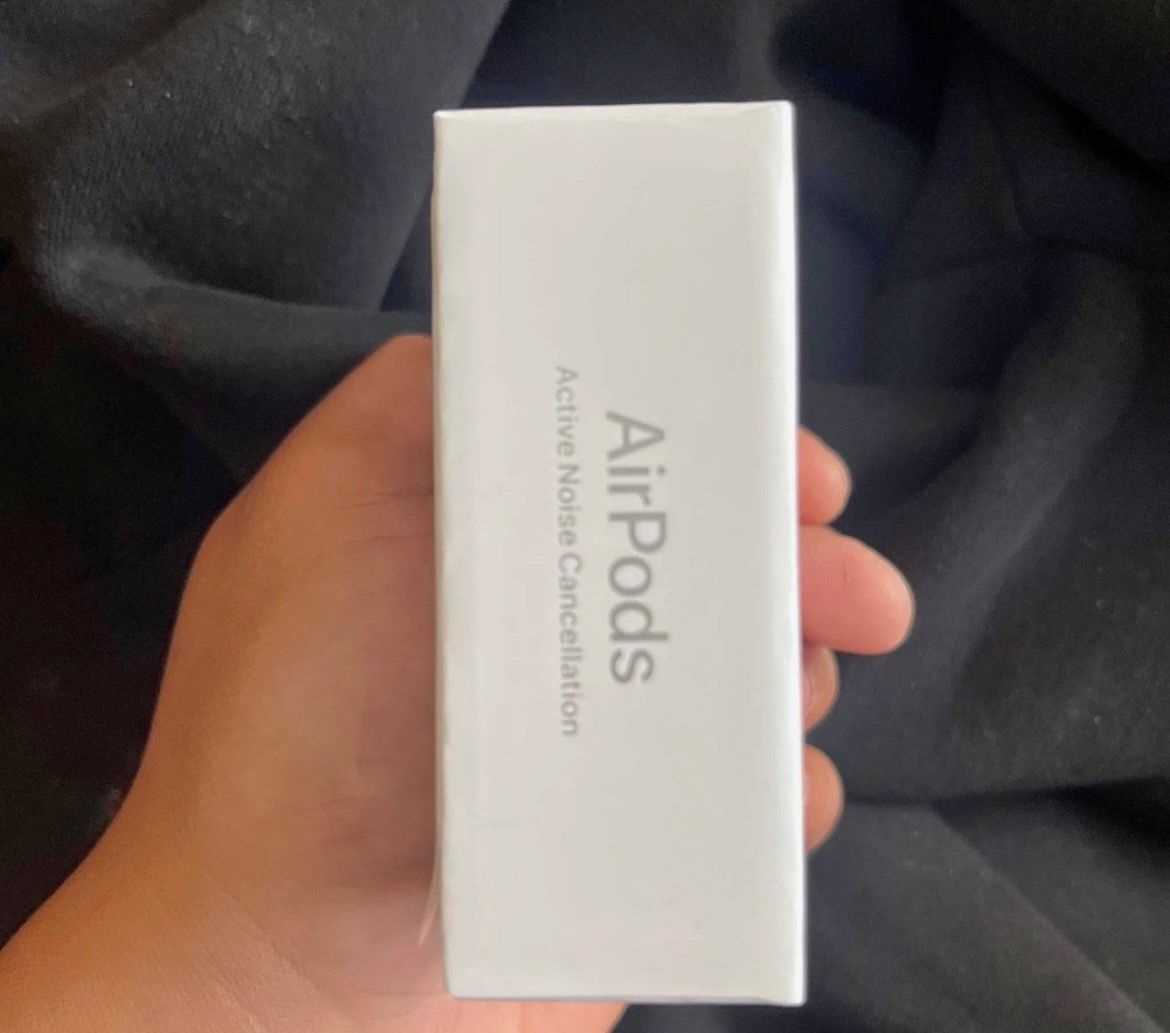 AirPods 4