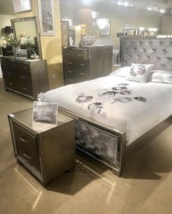 Eleno Cosette Silver Mirrored Panel Bedroom Set 4 Piece (Queen Frame, dresser, mirror, nightstand) ☑️chest option ☑️King size bed , mattress, box s