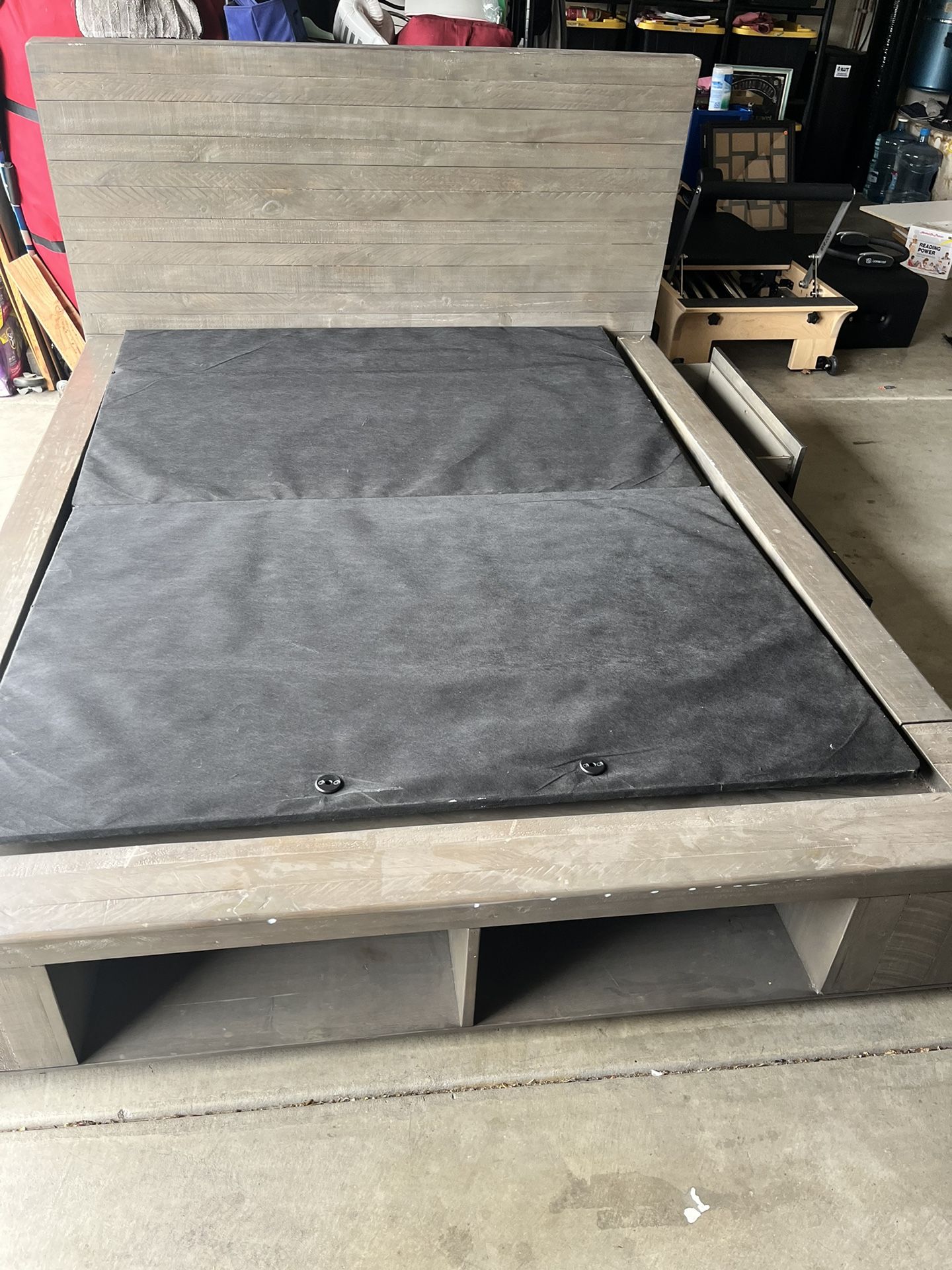 Queen Bed With Inclining Mattress Stand