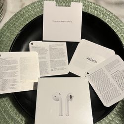 Apple AirPods 2nd gen (2019) - Lightning Charging case