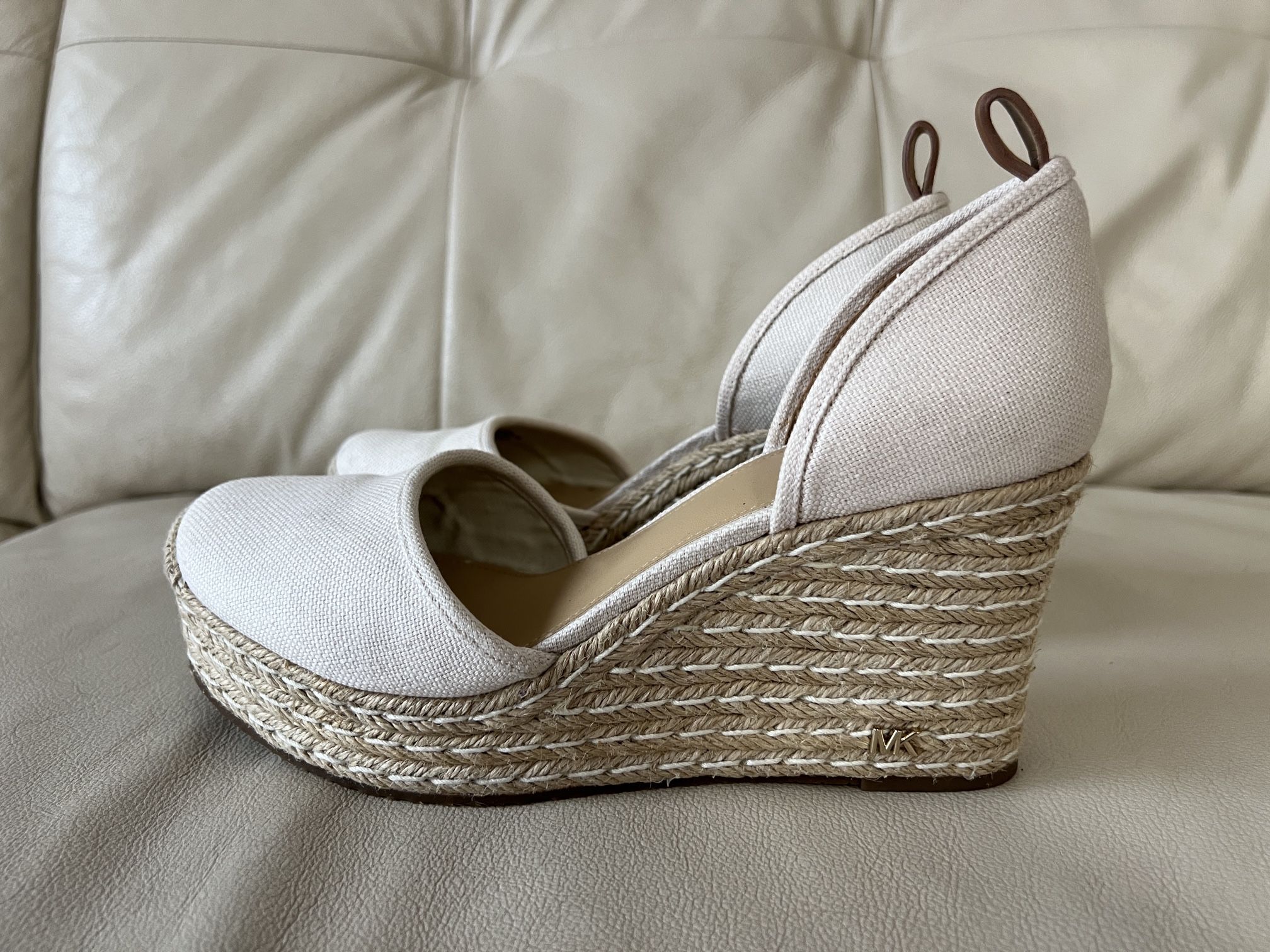 Michael Michael Kors Kendrick Sandals Women's Size 6 Beige Leather Wedge Heel Slip-On