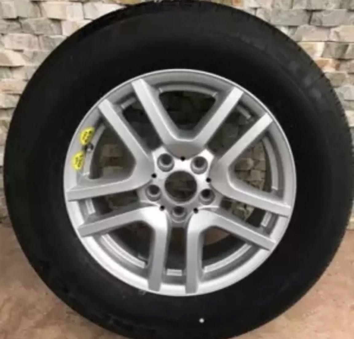 2002 - 2006 BMW X5 Tire