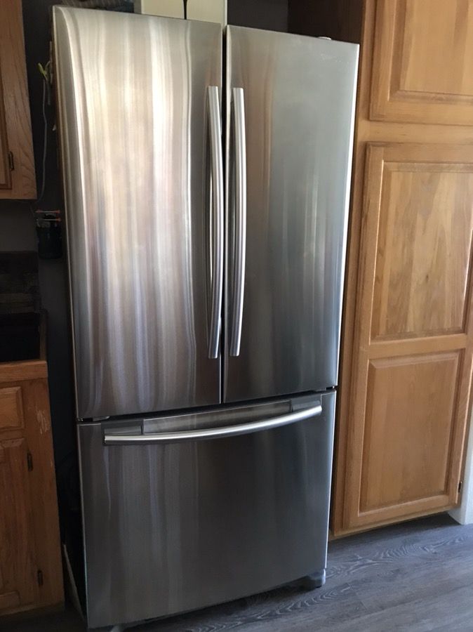 Samsung Refrigerator Model: RF18HFENBSR Samsung - 17.5 Cu. Ft. Counter-Depth French Door - Stainless steel