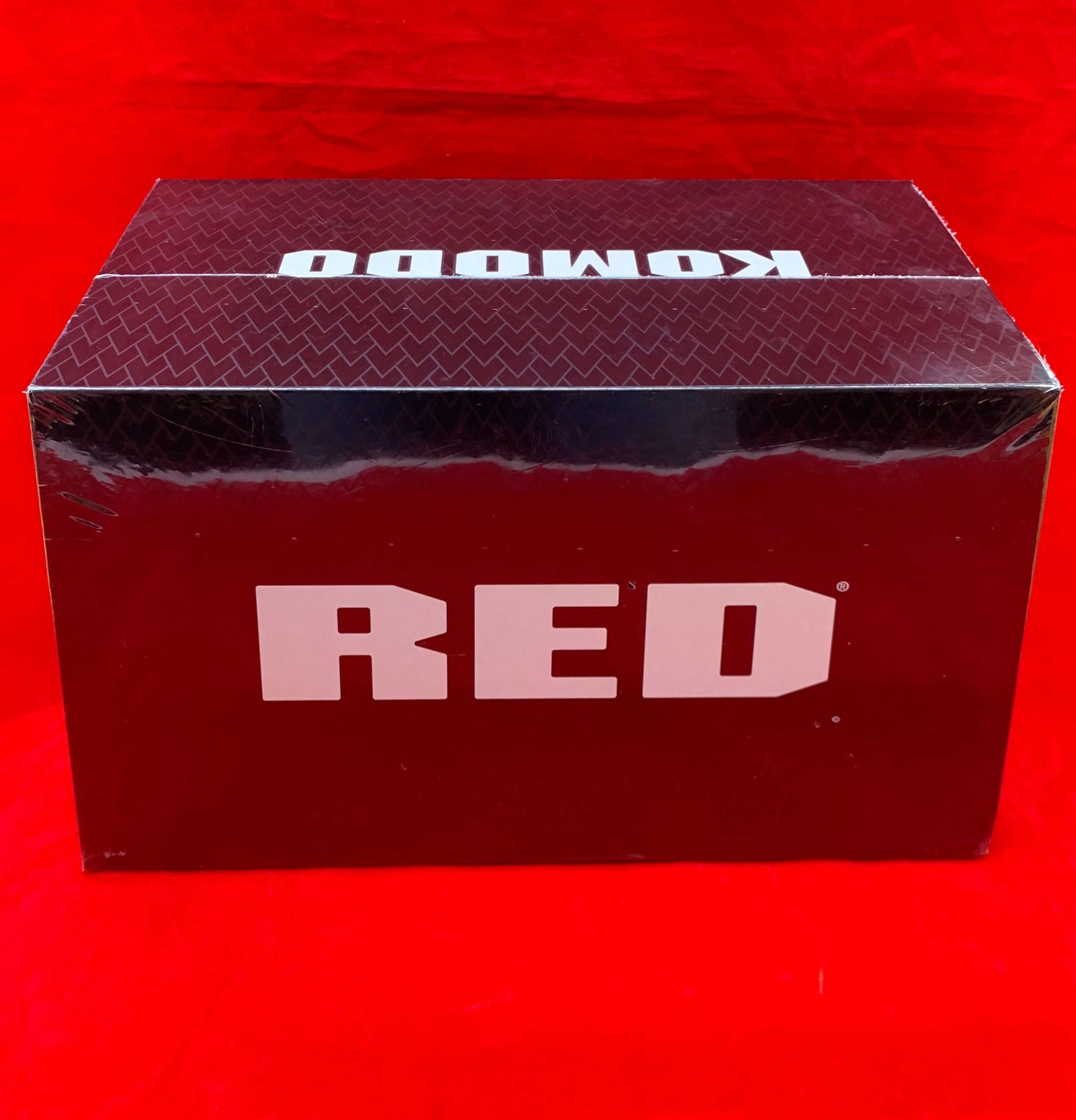 RED DIGITAL CINEMA KOMODO 6K Digital Cinema Camera (Canon RF)