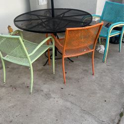 Metal Table And 4 Chairs 