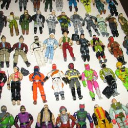 Collector seeking vintage old GI Joe toys dolls action figures accessories 1960s 70s 80s g.i. Joes toy figure doll collectible rare