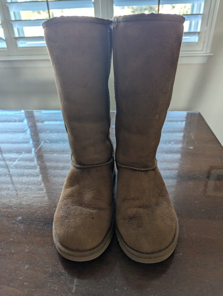 Women's Size 6 Uggs Boot