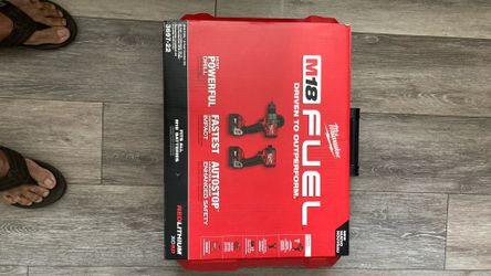M18 Fuel 2 Tool Combo Kit 3697-22