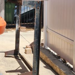 Free stand for slide in truck camper
