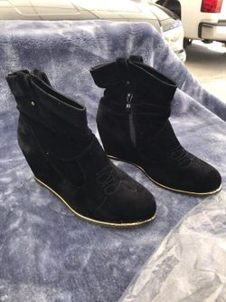 Cute wedges black suade