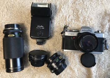 Minolta XG1 SLR Camera Package
