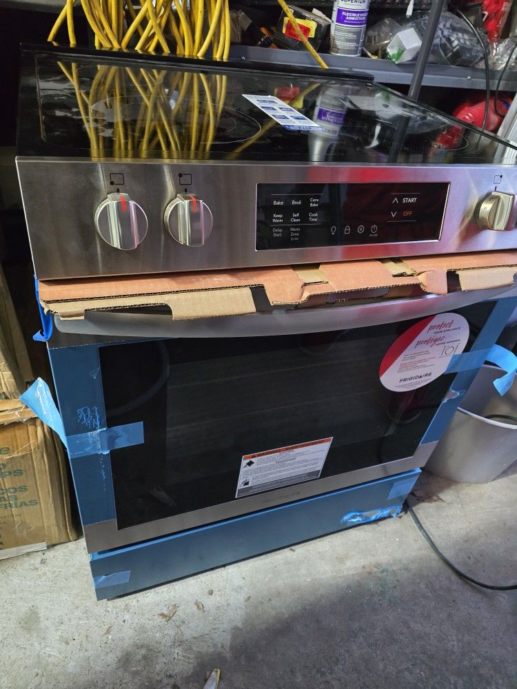 Frigidaire 30 In Glass Top Slide In 5.3 Cuft 5 Burner Convecton Oven Slide In ( Fingerprint Resistant Stainless Steel # 722