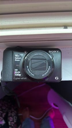 Sony Cyber-shot Compact Digital Camera