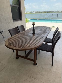 Outdoor dinning table