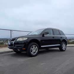 MOVING ABROAD IN 3 DAYS!!! NEED GONE! 2009 Volkswagen Touareg