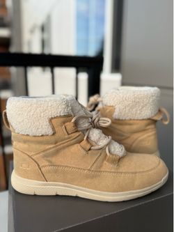 Boots shoes