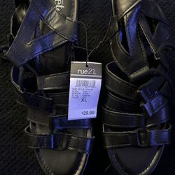 Rue 21 Strappy Black Wedge Sandals XL (10)