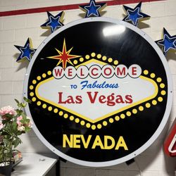 Huge Welcome To Las Vegas Sign