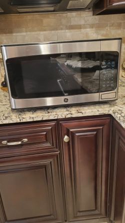 Used G&E microwave