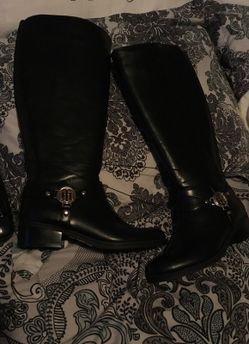 Brand New Tommy Hilfiger black boots size 6M