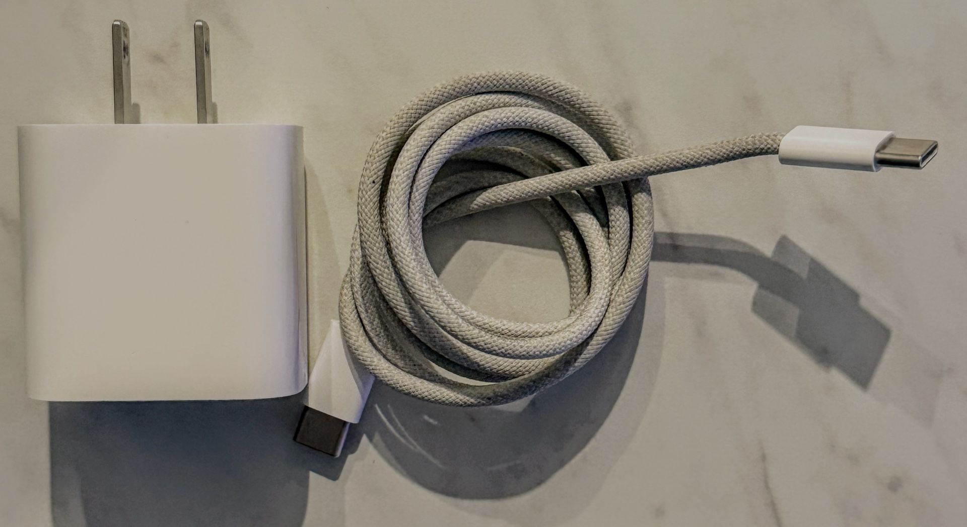 APPLE PLUG & CORD