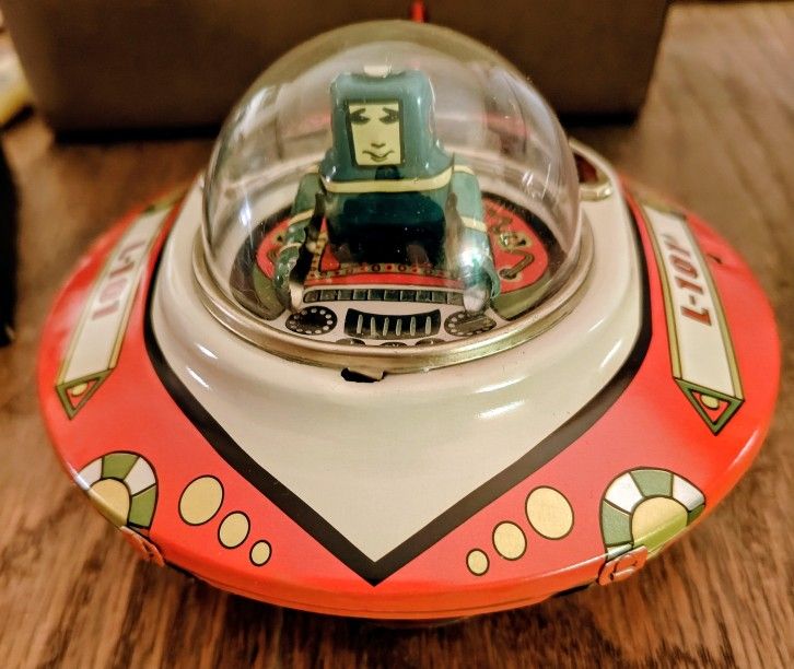 Tin Treasures Commander Ship