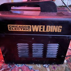 Chicago Electric Flux 125 Amp Welder