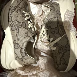 MENS 8.5 GUCCI SNEAKER