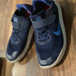 Boys Nike Size 3