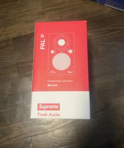 Supreme Tivoli Radio bluetooth Speaker