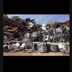 I Pick Up Scrap Metal // Yo Levanto Fierro Viejo