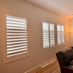 Custom Basswood Plantation Shutters & Expert Installation - Real Wood Interior Window Coverings (Persianas de Madera Estilo Plantacion)