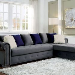 Brand New Plush Grey Sectional Sofa (Pillows Included)