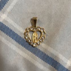 Gold Pendant With Stones And Rosary 