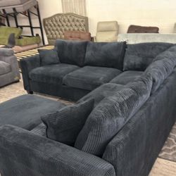 New Sectional Couch with Ottoman! Free Delivery 🚚! 