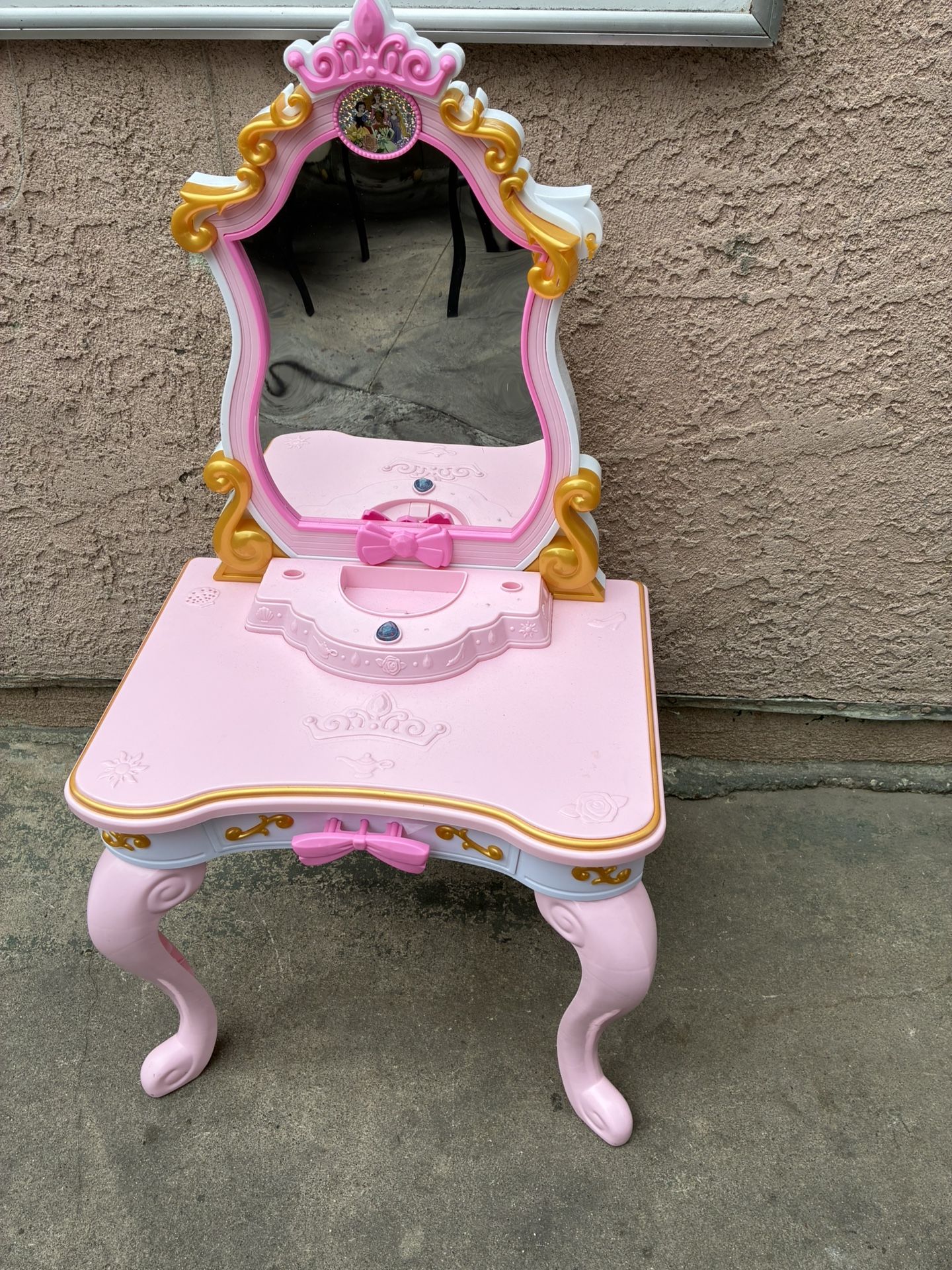 Disney Kids Vanity No Chair