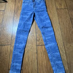 Levi’s skinny jeans  Size 27  In very good condition  Smoke free home