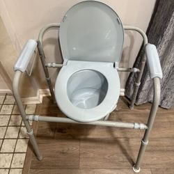 Bedside Commode Chair ‏