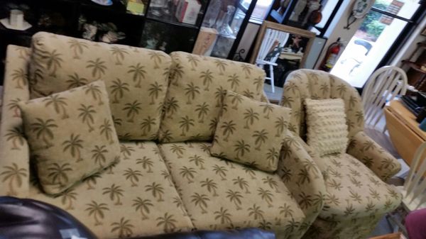 Palm Tree Sleeper Sofa Swivel Chair For In Port St Lucie Fl Offerup